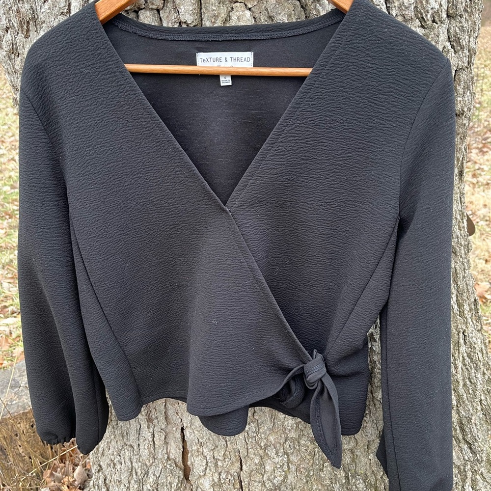⭐️Texture and Thread Madewell Wrap Blouse in size S